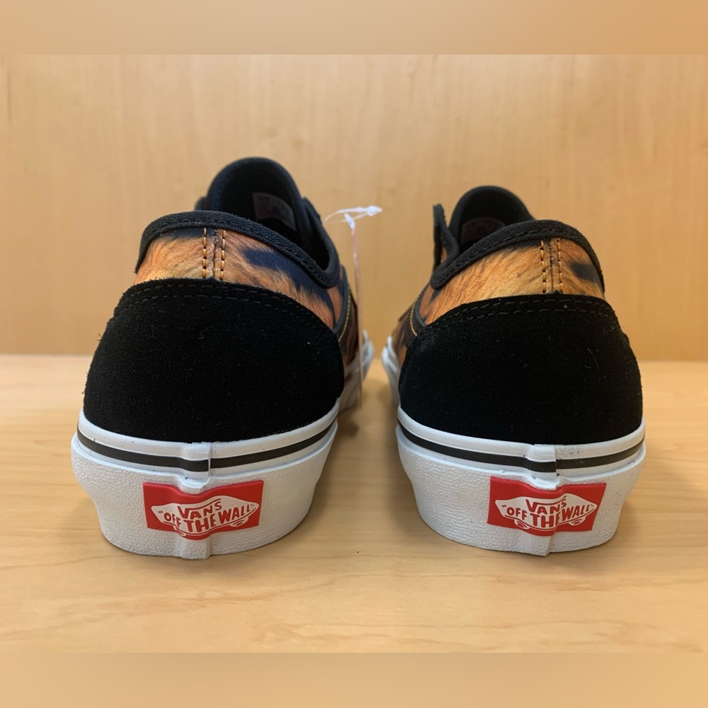 Vans - Picture 5 of 10
